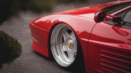 Jeden z tysiąca: Ferrari Testarossa z pneumatycznym zawieszeniem