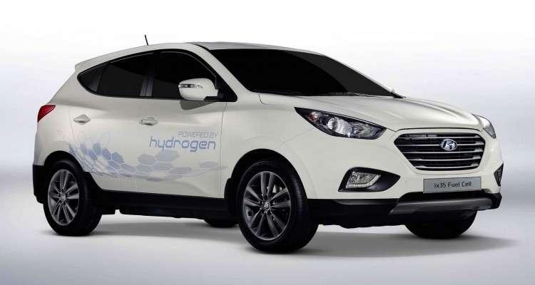 Hyundai ix35 Fuel Cell jazdy wodorowym Hyundaiem podczas