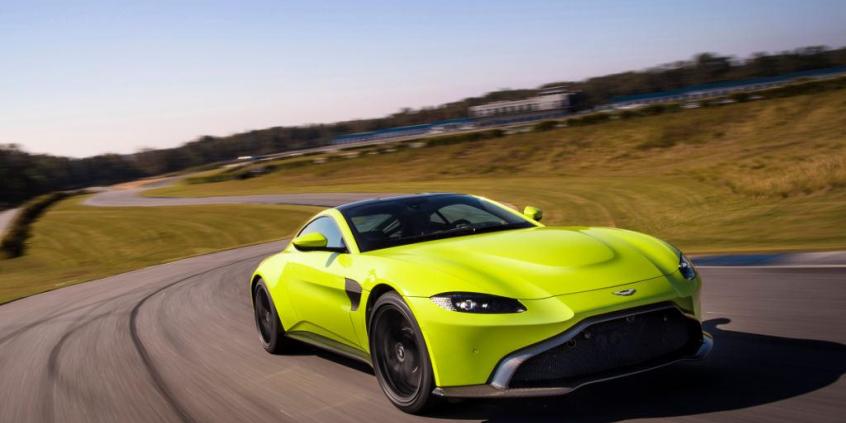 Aston Martin Jamesa Bonda trafi na drogi