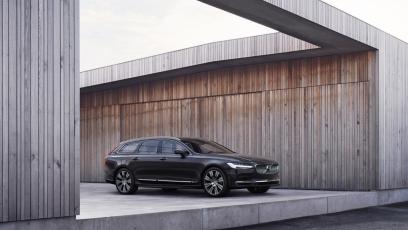Większy zasięg na jednym ładowaniu, lepsze osiągi – nowy układ hybrydowy Volvo Recharge