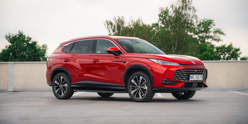 Hybrydowe MG HS już w salonach. Napęd Hybrid+ prawdziwym hitem