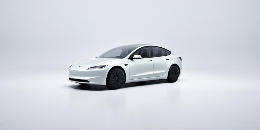 Nowe wersje samochodów Tesla. Model 3 i Model Y w wersji Standard poniżej 100 000 zł
