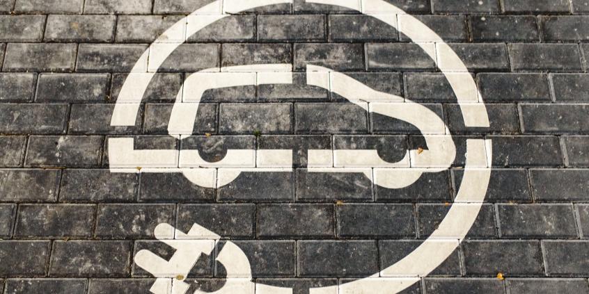 Odroczenie rewolucji elektrycznej. ACEA wzywają do przeglądu celów emisji CO2