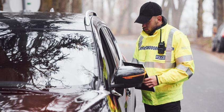 Policjant stracił prawo jazdy podczas służby. Zatrzymali go koledzy z tarnowskiej drogówki