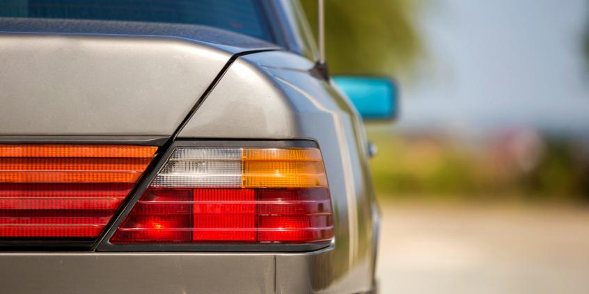 Koniec ery "Niemiec płakał jak sprzedawał"? Polacy zamiast 10-letniego diesla wybierają coś innego