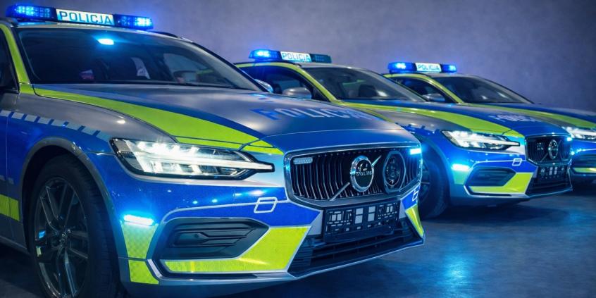 Polska policja przesiada się do potężnych Volvo – BMW ma godnego rywala! Jeden z samochodów już po chrzcie bojowym