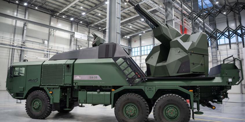 Drugie życie zakładów w Raciborzu. Jelcz rusza z montażem pojazdów dla polskiej armii