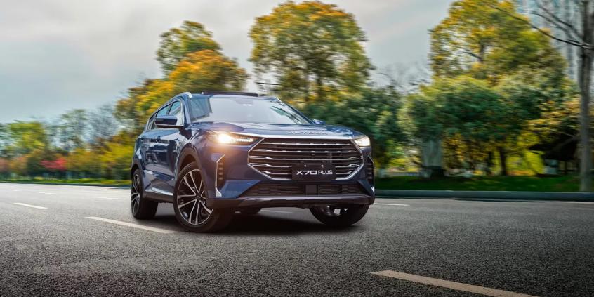 Chiński SUV z 7 miejscami i 197 KM. Jetour X70 Plus kusi ceną
