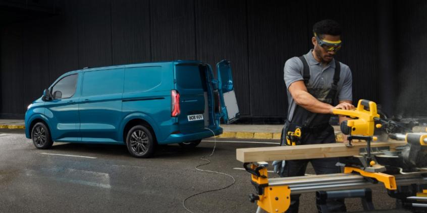 Ford tnie ceny dostawczych PHEV. Ile można zaoszczędzić?