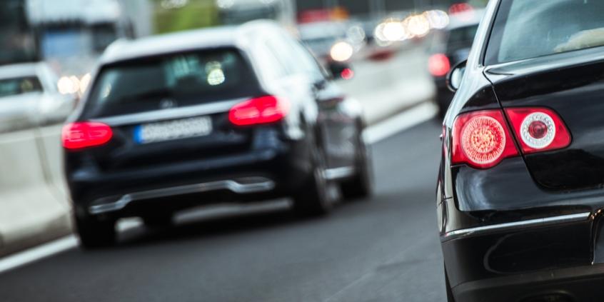 Raport DAT 2025. Niemcy nie rezygnują z aut spalinowych