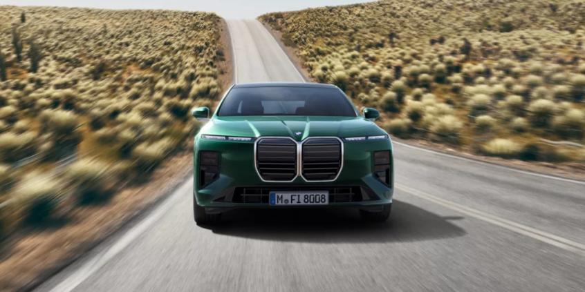 Nowe BMW serii 7 po liftingu oficjalnie pokazane. Przód spokojny, tył kontrowersyjny