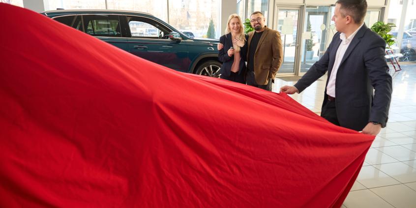 Auto z kokardką, ale nie bez wad. Co może pójść nie tak przy odbiorze z salonu?