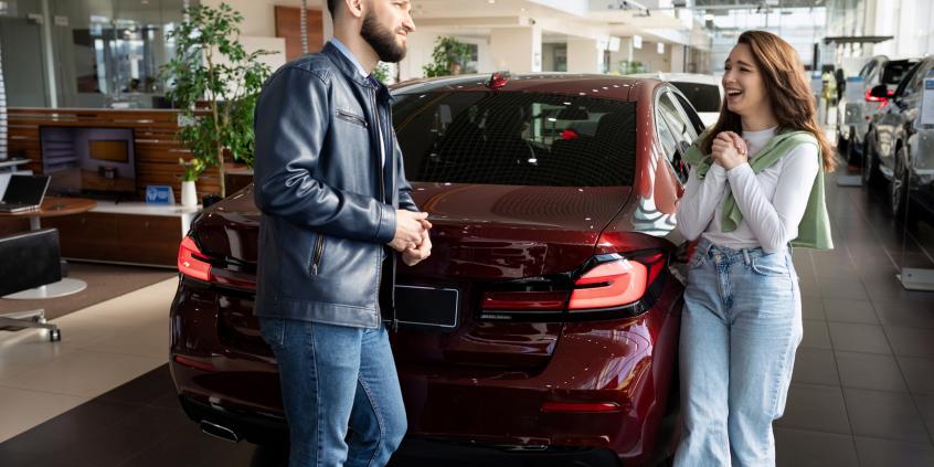 Polacy coraz chętniej kupują auta premium. BMW, Audi i Mercedes mają nowy plan