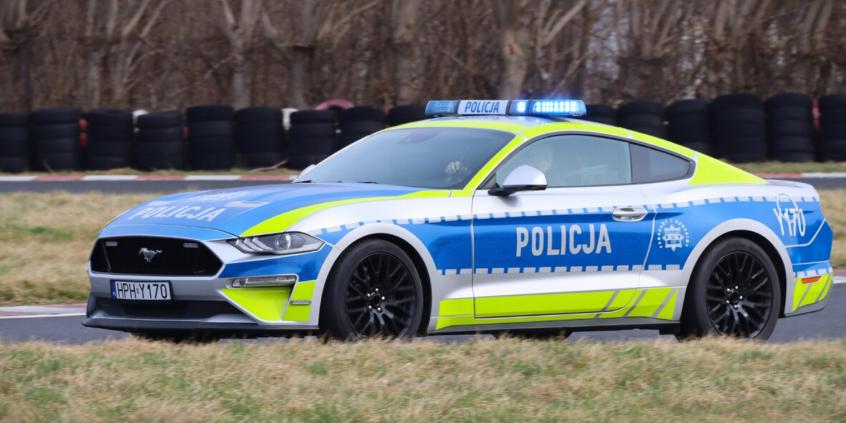 Tak wygląda policyjny Mustang po kolizji. Auto służyło zaledwie kilka miesięcy