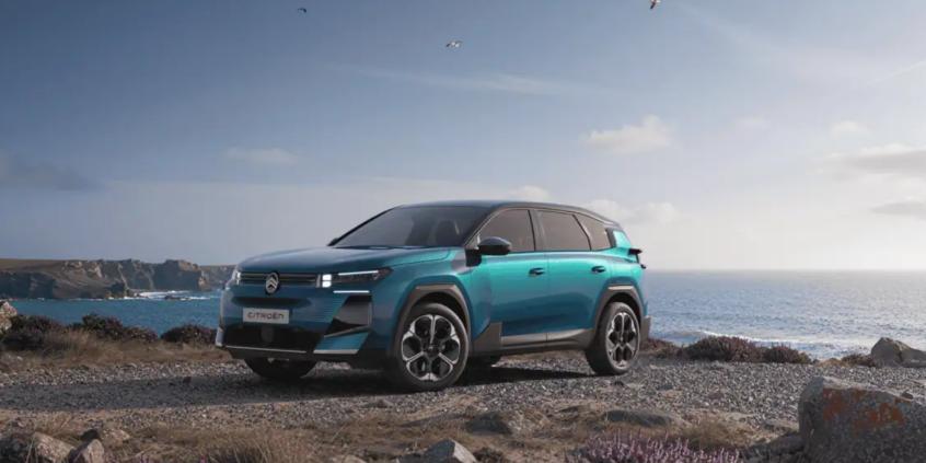 Citroen C5 Aircross Émeraude ma wyjątkowy kolor. Ten SUV dostał też specjalne dodatki