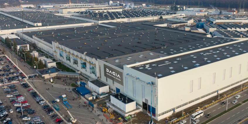 Dacia mocno ograniczyła produkcję. W sierpniu z fabryki wyjechało tylko 3741 aut