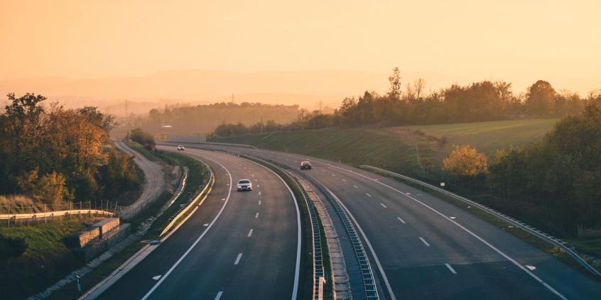 Będą opłaty na państwowych autostradach? Wiceminister uspokaja kierowców