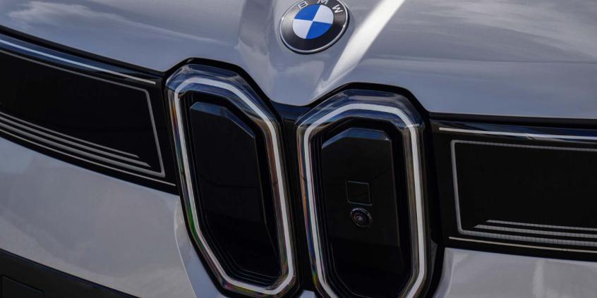 BMW iX4 wyciekło przed premierą. Jedna zmiana od razu rzuca się w oczy