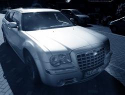 Chrysler 300C Abrys - Wyciek Oleju Pod Silnikiem..diagnoza-Uszczelka Chlodniczki Oleju • Blog Auta • Autowcentrum.pl