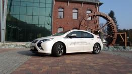 Opel Ampera Hatchback 5d Elektryczny 150KM - galeria redakcyjna - lewy bok