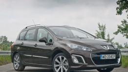 Peugeot 308 SW Facelifting 1.6 e-HDI FAP STT 112KM - galeria redakcyjna - widok z przodu