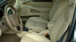 Jaguar X-Type Sportwagon 2.0D - galeria redakcyjna - widok ogólny wnętrza z przodu
