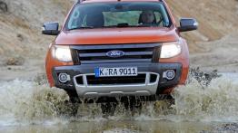 Ford Ranger 2012 - polska prezentacja - przód - reflektory włączone