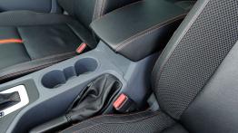 Ford Ranger 2012 - polska prezentacja - tunel środkowy między fotelami