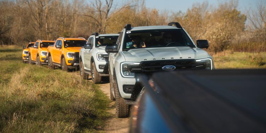 Ford Ranger PHEV udowadnia, że hybryda w pickupie ma sens. Pierwsza jazda