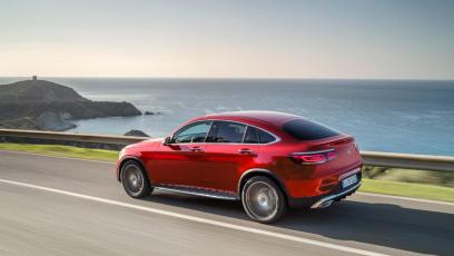 Mercedes GLC Coupe z odświeżonym wyglądem i kolejnymi asystentami jazdy
