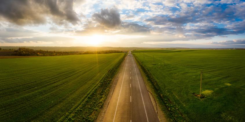 Najdłuższa prosta droga w Polsce ma 26 km. Wiadomo, gdzie się znajduje