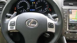 Lexus IS 250 - Moc dyskrecji