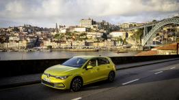 SILNA OFERTA - żaden samochód w klasie nie oferuje takiego wyboru napędów, co Golf ósmej generacji