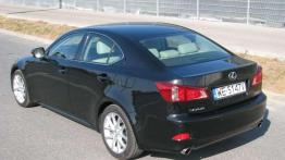 Lexus IS 250 - Moc dyskrecji