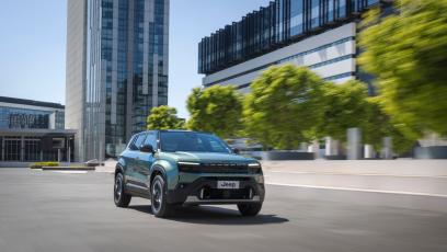 Jeep Avenger 1.2 Turbo vs Avenger e-Hybrid – Czy warto dopłacić do małego silnika elektrycznego w aucie miejskim?
