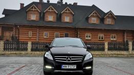 Mercedes Klasa R 2012 w Krynicy-Zdroju - widok z przodu