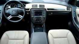 Mercedes Klasa R 2012 w Krynicy-Zdroju - pełny panel przedni