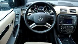 Mercedes Klasa R 2012 w Krynicy-Zdroju - kokpit