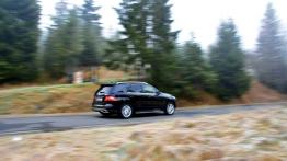 Mercedes Klasa M 2012 w Krynicy-Zdroju - prawy bok