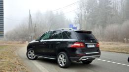 Mercedes Klasa M 2012 w Krynicy-Zdroju - widok z tyłu