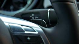 Mercedes Klasa M 2012 w Krynicy-Zdroju - manetka zmiany biegów pod kierownicą