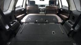 Infiniti JX - tylna kanapa złożona, widok z bagażnika