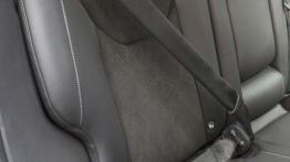 Ford Mondeo V Liftback - pas bezpieczeństwa z tyłu