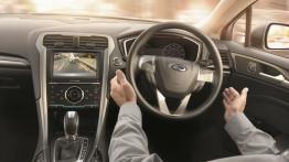 Ford Mondeo V Liftback - kokpit