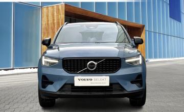 Volvo XC40 Crossover Facelifting 2.0 B4 197KM 2025 Plus Motyw: Dark, zdjęcie 1