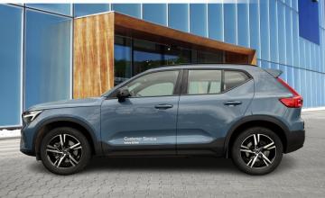 Volvo XC40 Crossover Facelifting 2.0 B4 197KM 2025 Plus Motyw: Dark, zdjęcie 2