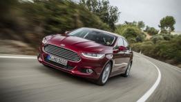 Ford Mondeo V Liftback - widok z przodu