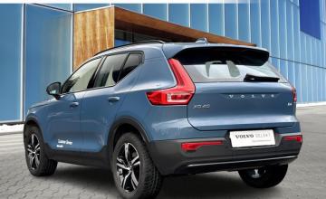 Volvo XC40 Crossover Facelifting 2.0 B4 197KM 2025 Plus Motyw: Dark, zdjęcie 4