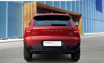 Volvo XC40 Crossover Facelifting 2.0 B4 197KM 2025 Plus Motyw: Dark, zdjęcie 4