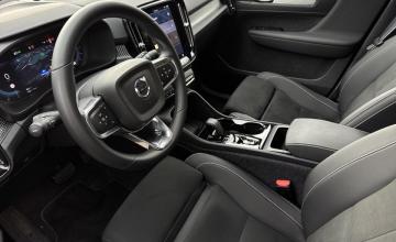 Volvo XC40 Crossover Facelifting 2.0 B4 197KM 2025 Plus Motyw: Dark, zdjęcie 8